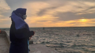 Ngabuburit Ramadan di Pulau Kelapa, Warga Nikmati Senja dan Panorama Laut