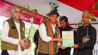 Serahkan 6 SK Perhutanan Sosial di Lombok, Menhut: Amanah Presiden Prabowo untuk Rakyat
