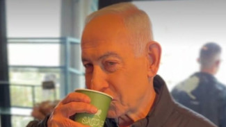 Heboh Video Ngopi Netanyahu Bantah Rumor Kematiannya, Netizen Malah Curiga AI