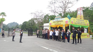 Jelang Idul Fitri, Aktivitas Masyarakat di Pos Lintas Batas Negara Entikong Meningkat Tajam