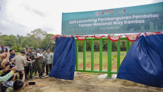 Menhut Targetkan Pagar Gajah Way Kambas 138 Km Kelar dalam 5 Bulan