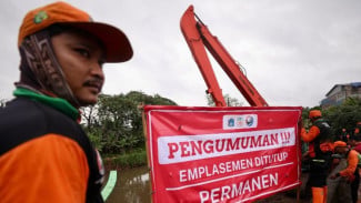 Viral Truk Mini Dump Buang Sampah, Pemprov DKI Tutup Emplasemen Sungai Tanah Kusir