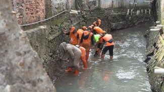 Respons Cepat Aduan Warga, Kali Jelawe Jaksel Dibersihkan dari Sampah dan Sedimen