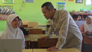 Hari Kartini, Wamen Fajar Tegaskan Kesetaraan Tak Berhenti pada Akses Pendidikan tapi Penguatan Mutu