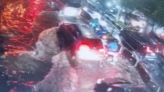 Banjir di Depan Gandaria City, Layanan Transjakarta Koridor 8 Dipangkas Mendadak