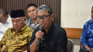 Ramai Anggaran Sepatu Sekolah Rakyat Rp700 Ribu, DPR Minta Kemensos Transparan