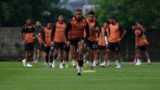 Dipaksa Jadi 'Musafir', Persija Tak Mau Cari Alasan dan Siap Gulung Persib di Segiri