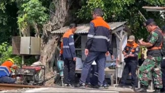 KAI Daop 1 Jakarta Tutup Lima Perlintasan Liar di Jalur Tebet-Cawang