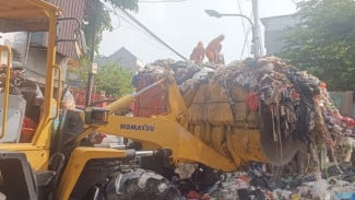 Tumpukan Sampah 60 Ton Disikat, Rahasia Duri Utara Atasi Bau Akhirnya Terungkap