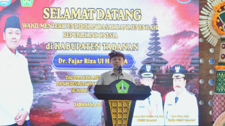 Wamen Fajar: Revitalisasi Sekolah Adalah Investasi Masa Depan Bangsa