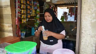 Bangkit dari Puing Bencana, Usaha Mikro Mayasari Tuai Pujian Ketua Satgas PRR