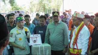 Mendagri Tito Salurkan Bantuan untuk Korban Gempa Manggarai Timur, Dirjen Bina Adwil: Negara Hadir