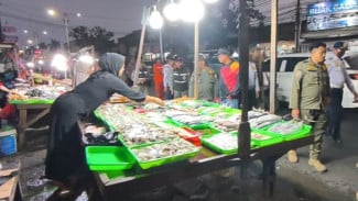 Pedagang Kramat Jati Dikasih Deadline! 31 Agustus Tak Boleh Lagi Jualan di Trotoar