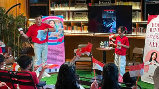 Penulis Cilik Putri Alya Sidik Rayakan HUT RI ke-81 dengan Literasi dan Membaca Bersama Teman Sekolahnya
