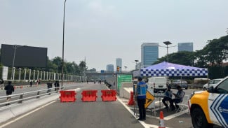Ada Demo di DPR, Akses Keluar Slipi Ruas Tol Dalam Kota Arah Grogol Ditutup Sementara