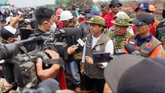 Menhut Cek Penanganan Karhutla di Riau, Soroti Dampak Sosial dan Kesehatan Warga