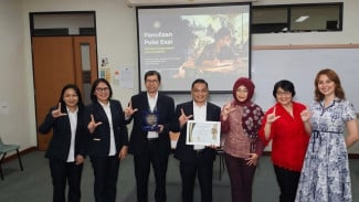 Lewat Puisi Esai, Mahasiswa Calon Guru UPH Dikembangkan Kemampuan Menulis dan Kepekaan Kemanusiaan