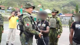 Serahkan Senjata Api Ke TNI, Sejumlah Pimpinan dan Simpatisan TPNPB-OPM Mantapkan Hati Kembali Ke NKRI
