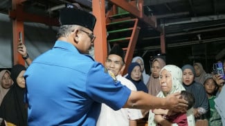 Sampaikan Santunan Mendagri, Safrizal Datangi Rumah Duka Tiga Anggota Damkar Pangkep