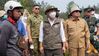 Pantau Karhutla di Banjarbaru, Menhut Raja Antoni Ungkap Kondisi Hotspot di Kalimantan