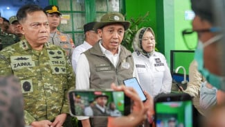 Asap Ganggu Water Bombing, Menhut Raja Antoni Geser Helikopter ke Kuala Pembuang