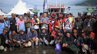 Tarik Tombur Toba Padukan Wisata, Budaya, dan Kuliner di Danau Toba