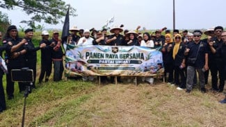 Partai Ummat Turun ke Sawah, Heikal Safar Soroti Nasib Petani dan Harga Pupuk
