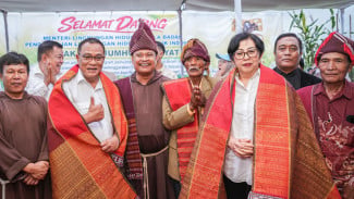 Menteri Jumhur Ajak Pastor dan Masyarakat Adat Jaga Ekosistem Danau Toba