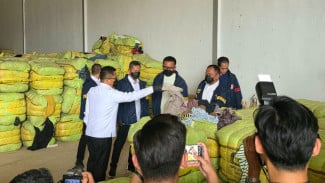 Bareskrim Sita 1.257 Bal Pakaian Bekas di Subang, Dugaan Impor Ilegal Capai Rp15 Miliar
