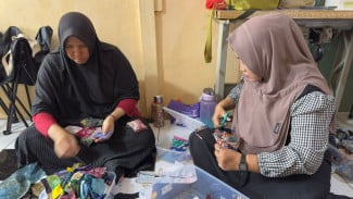 Pakaian Bekas Jadi Berkah: Ibu Rumah Tangga Cetak Penghasilan Sendiri Lewat Program Tangan Kedua PDC