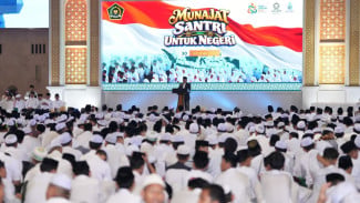 Puncak Hari Santri 2026, Menag Tegaskan Pentingnya Santri Kuasai Teknologi dan Jaga Tradisi Keilmuan Pesantren