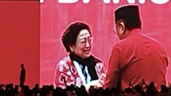 Megawati dan Hasto Kristiyanto di Kongres PDIP