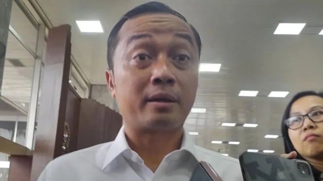 Mensesneg Prasetyo Hadi, di Kompleks Parlemen, Senayan, Jakarta
