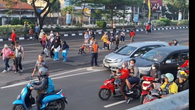 Warga Depok.