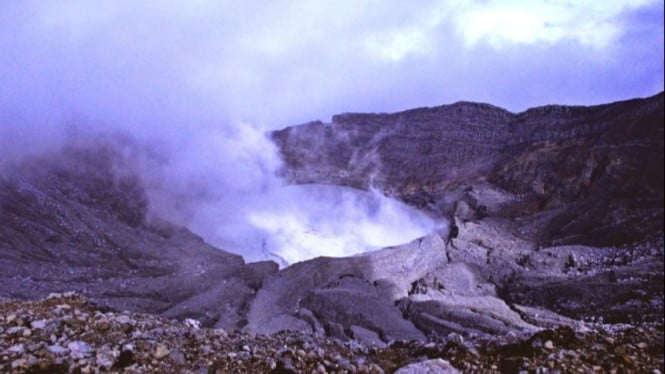 Kawah marapi Gunung Dempo, Kota Pagar Alam, Sumatera Selatan.