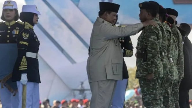 Penyematan Jenderal Kehormatan dan Kenaikan Pangkat Kehormatan