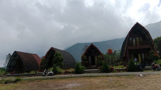 Akomodasi penginapan di kawasan Gunung Rinjani.