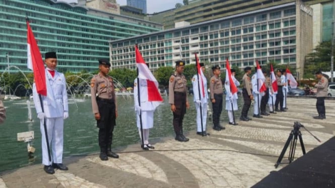Lagu Indonesia Raya diputar di kawasan Bundaran HI, Jakarta Pusat