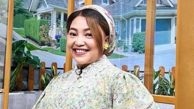 Komedian Mpok Alpa