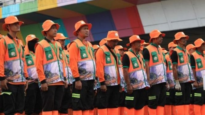 Petugas jaga kebersihan Jakarta saat HUT RI