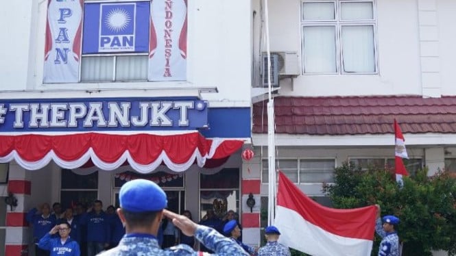 PAN Jakarta kibarkan bendera Merah Putih.