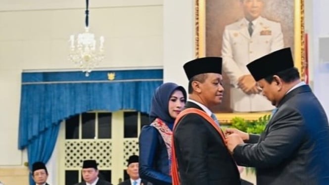 Bahlil Lahadalia Dapat Gelar Kehormatan dari Prabowo