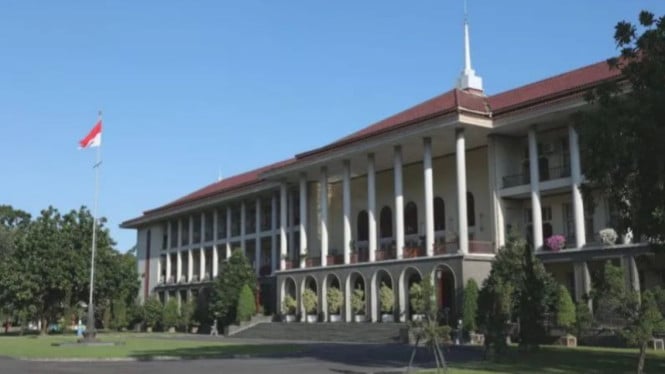 Universitas Gadjah Mada (UGM)