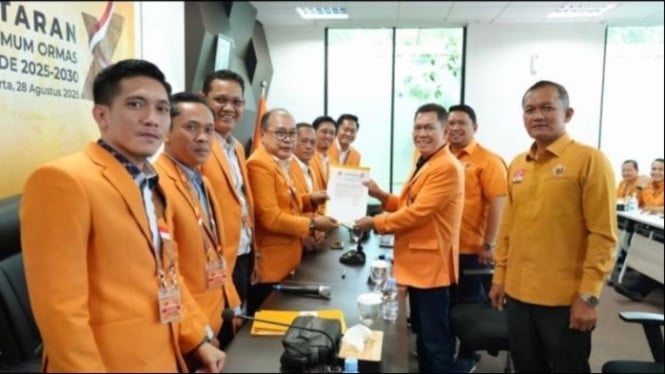 Adies Kadir Daftar Caketum MKGR 2025–2030