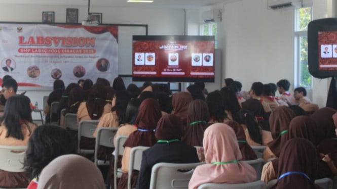 SMP Labschool Ciracas gelar Labsvision 2025.