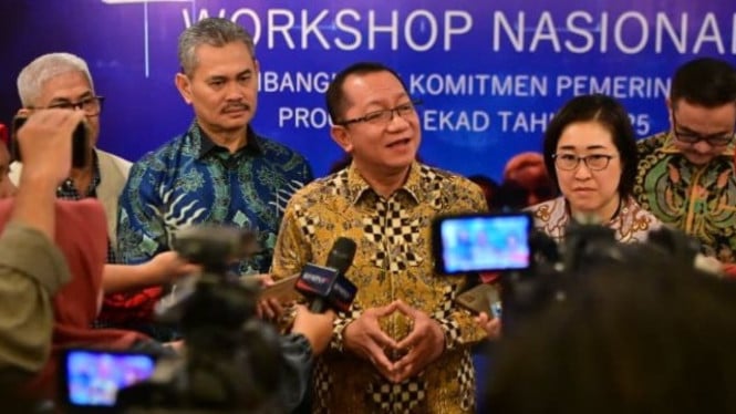 Sekjen Kemendes PDT Taufik Madjid (kiri).