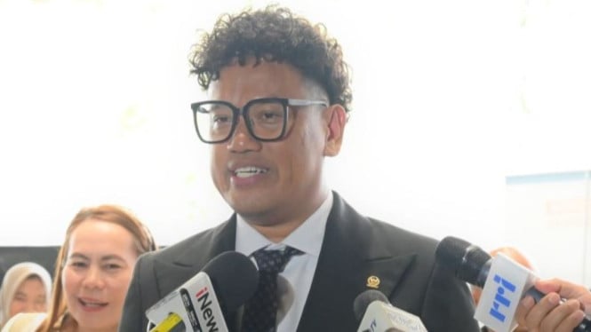 Anggota DPR RI Surya Utama atau akrab disapa Uya Kuya.