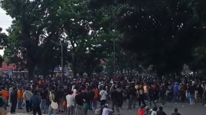 Mahasiswa dan pelajar demo di Jambi.