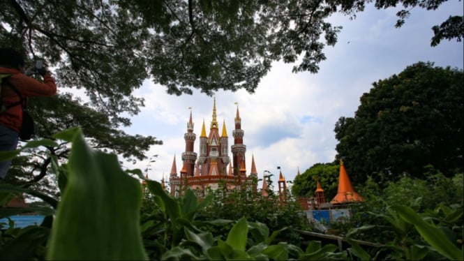 Taman Mini Indonesia Indah (TMII)