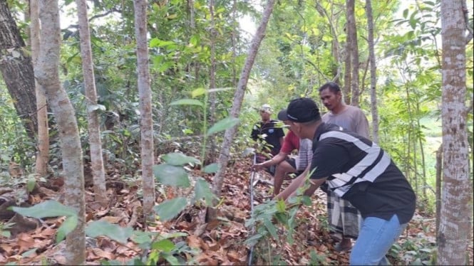Pembuatan sumur bor di Pamekasan